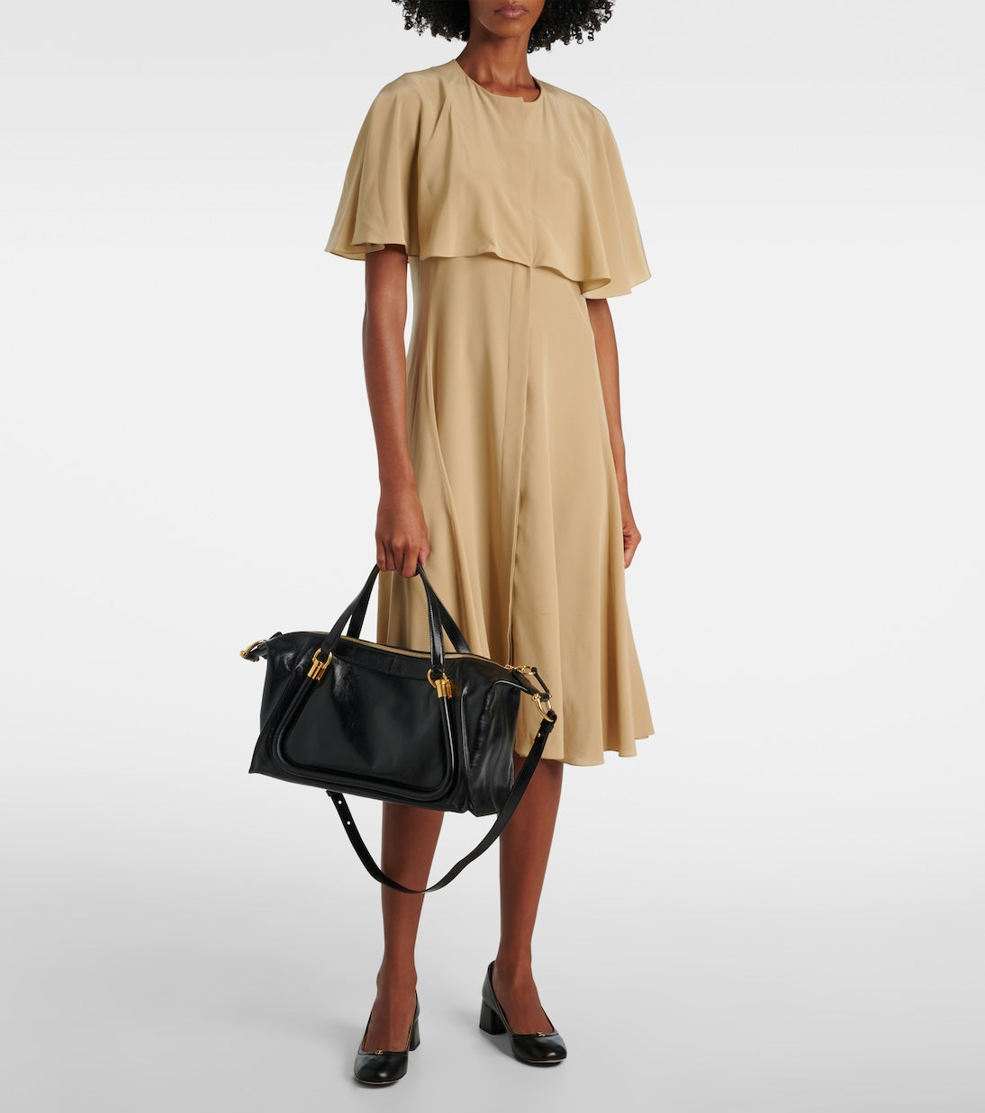 Paraty 24 Medium leather shoulder bag in black - Chloe | iBrandZone